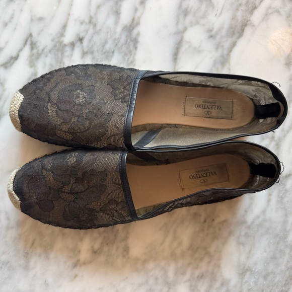 Valentino Garavani Black Lace Espadrilles - Picture 3 of 4